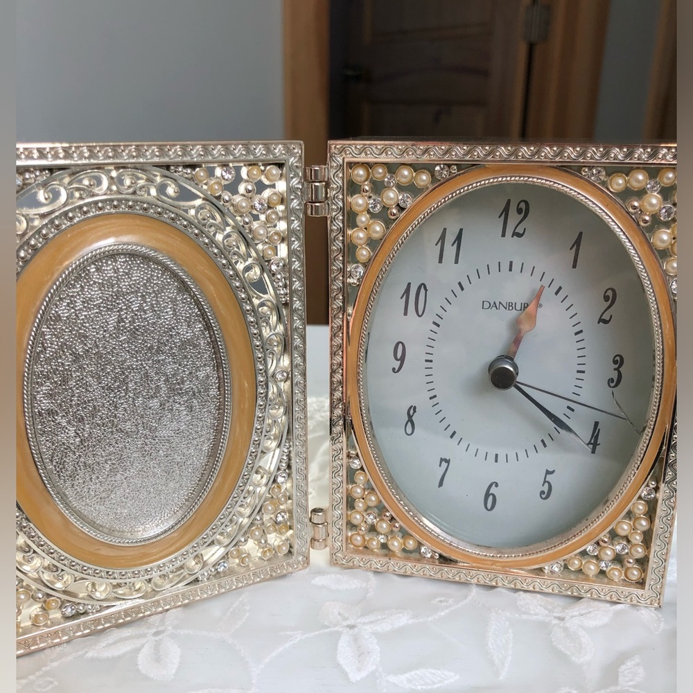 Vintage Danbury Crystal & Pearls Marriage Love Clock